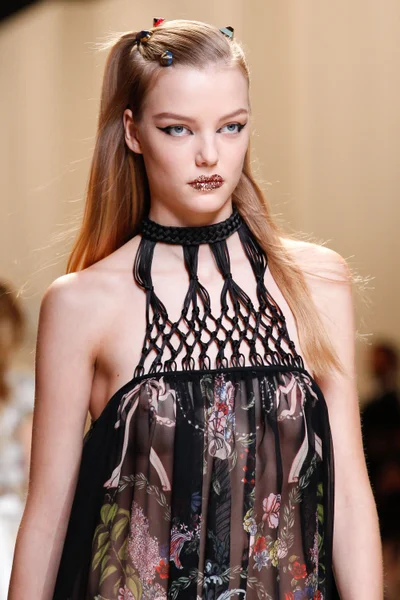 Look 50